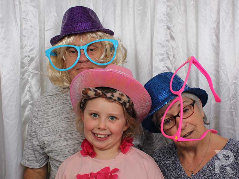 Ross Photoz - Photo Booth Hire